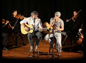 Simon & Garfunkel Tribute meets Classic –   Duo Graceland mit Streichquartett und Band