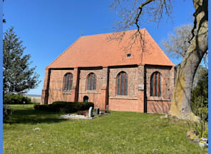 Bodden-Kunst: "Schatzküste" in der Kirche St. Ewald Bodstedt Bodden-Kunst: "Schatzküste" in der Kirche St. Ewald Bodstedt