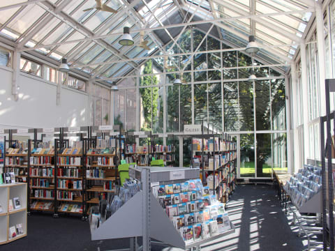 SILBER & SMART: Das 1x1 der Tablets & Smartphones SILBER & SMART: Das 1x1 der Tablets & Smartphones