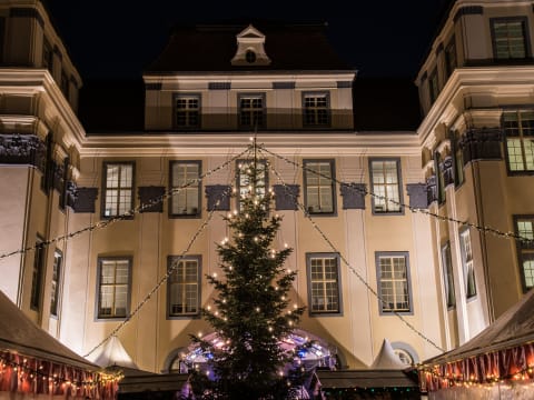 Weihnachts- und  Neujahrsführungen