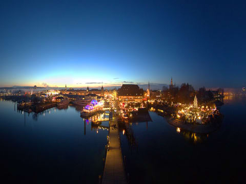 Weihnachtsmarkt am See