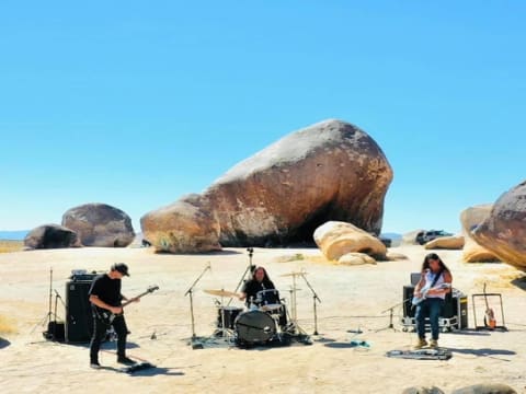 YAWNING MAN
Special Guest: SOFT SUN YAWNING MAN
Special Guest: SOFT SUN