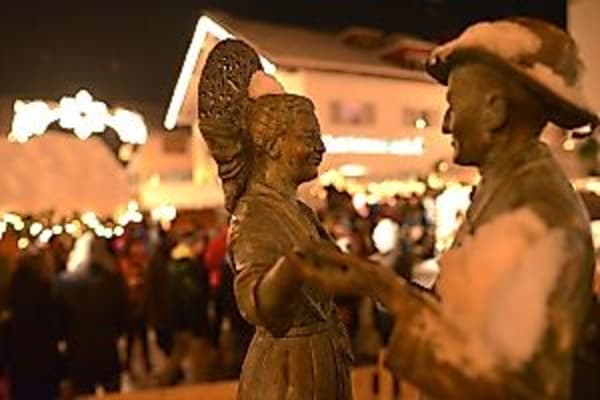 Schlagerweihnacht mit Simona - Erlebnis-Weihnachtsmarkt