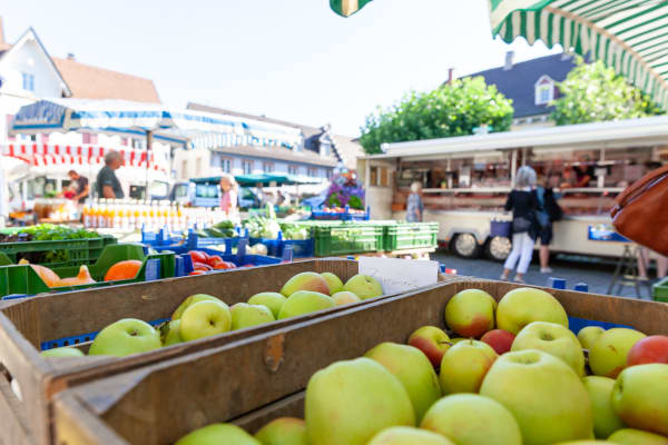 Wochenmarkt auf dem Blumenplatz