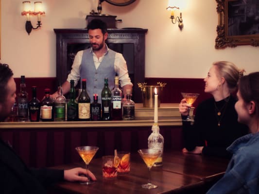 Cocktailtasting - Baker Street Blue Hour