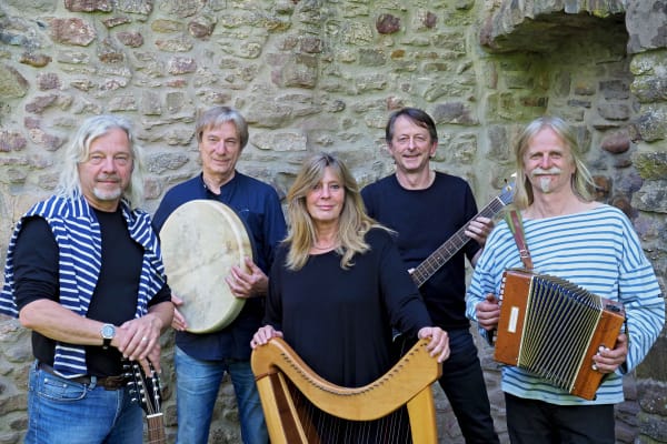 Unplugged im Schloss: TRUG’ – 50 Jahre AN ERMINIG