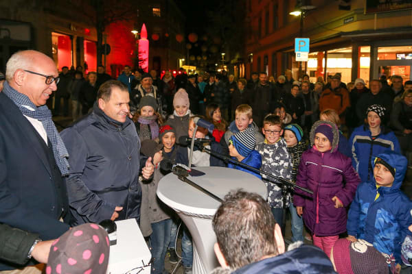 Einschalten der Weihnachtsbeleuchtung in Eppingen