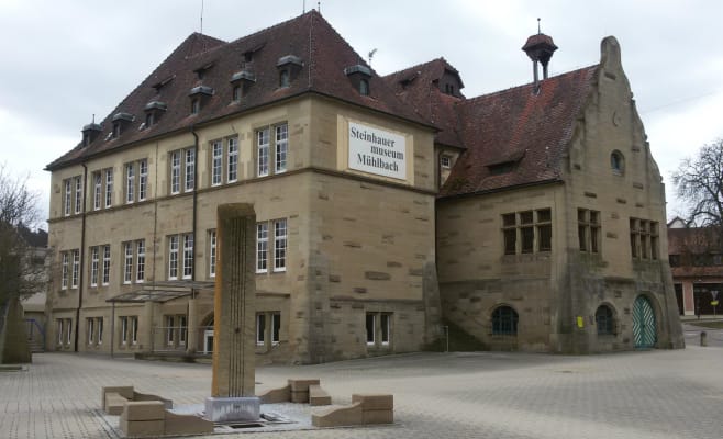 Ausstellung "Zueinander" von Christiane Püttmann und Sibylle Burrer im Steinhauermuseum Mühlbach