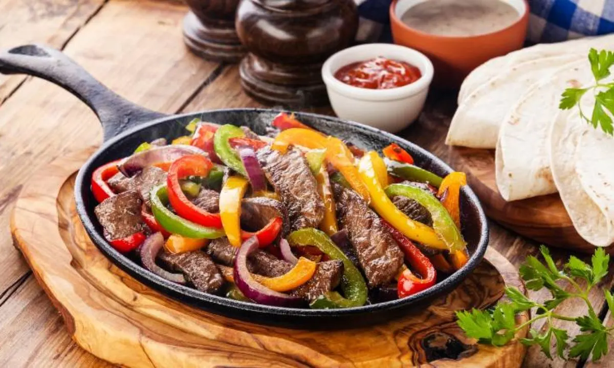 ¡Descubre cómo preparar unas deliciosas Fajitas de Res al estilo