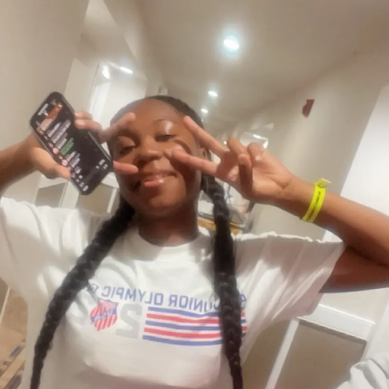 Latina’s virtual fundraising Pop-Up Store