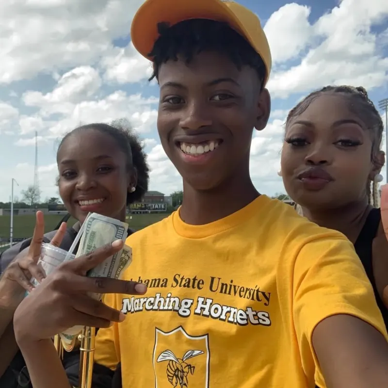 La’Dorian’s virtual fundraising Pop-Up Store