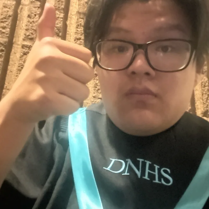 Max’s virtual fundraising Pop-Up Store