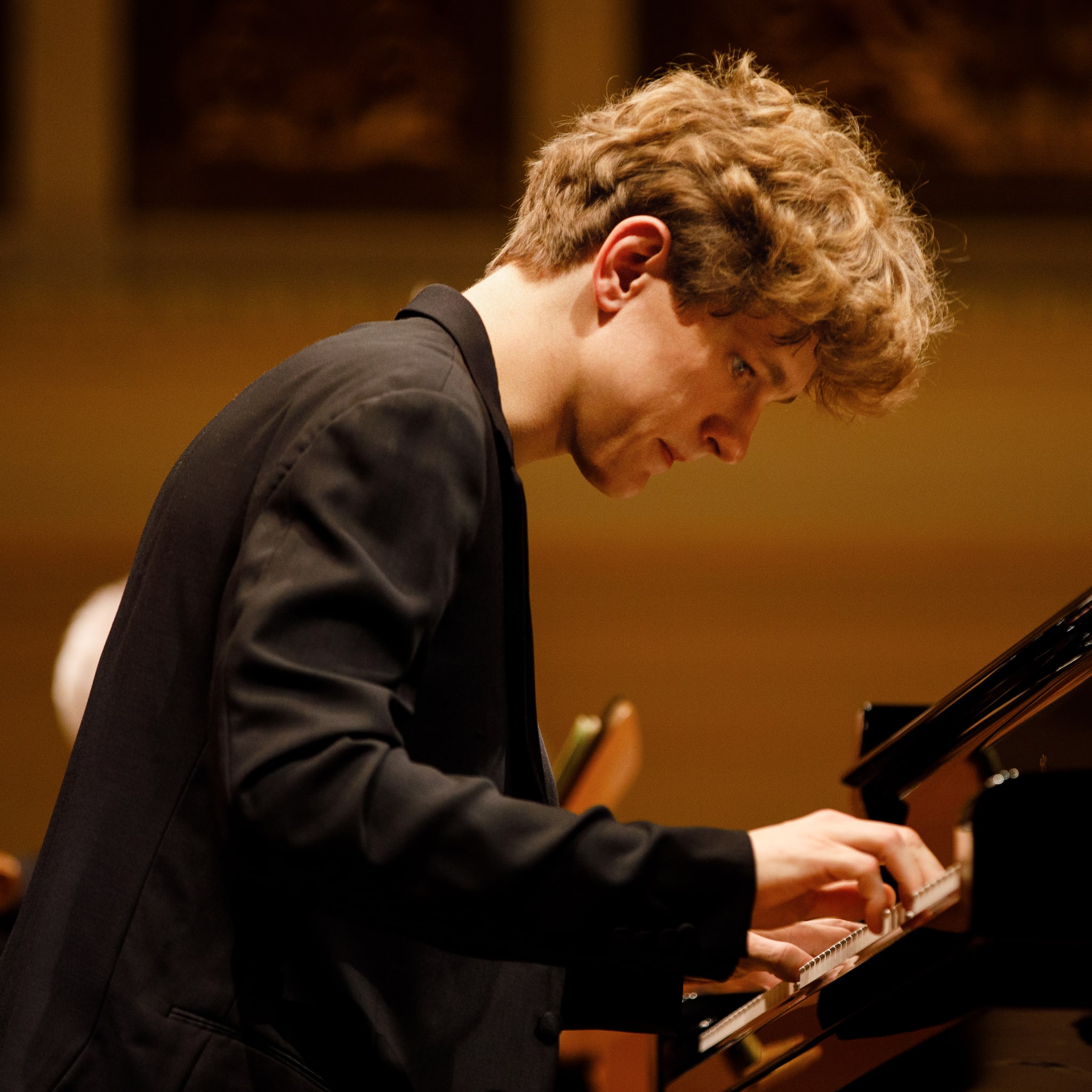 Jan Lisiecki performs Beethoven Piano Concertos