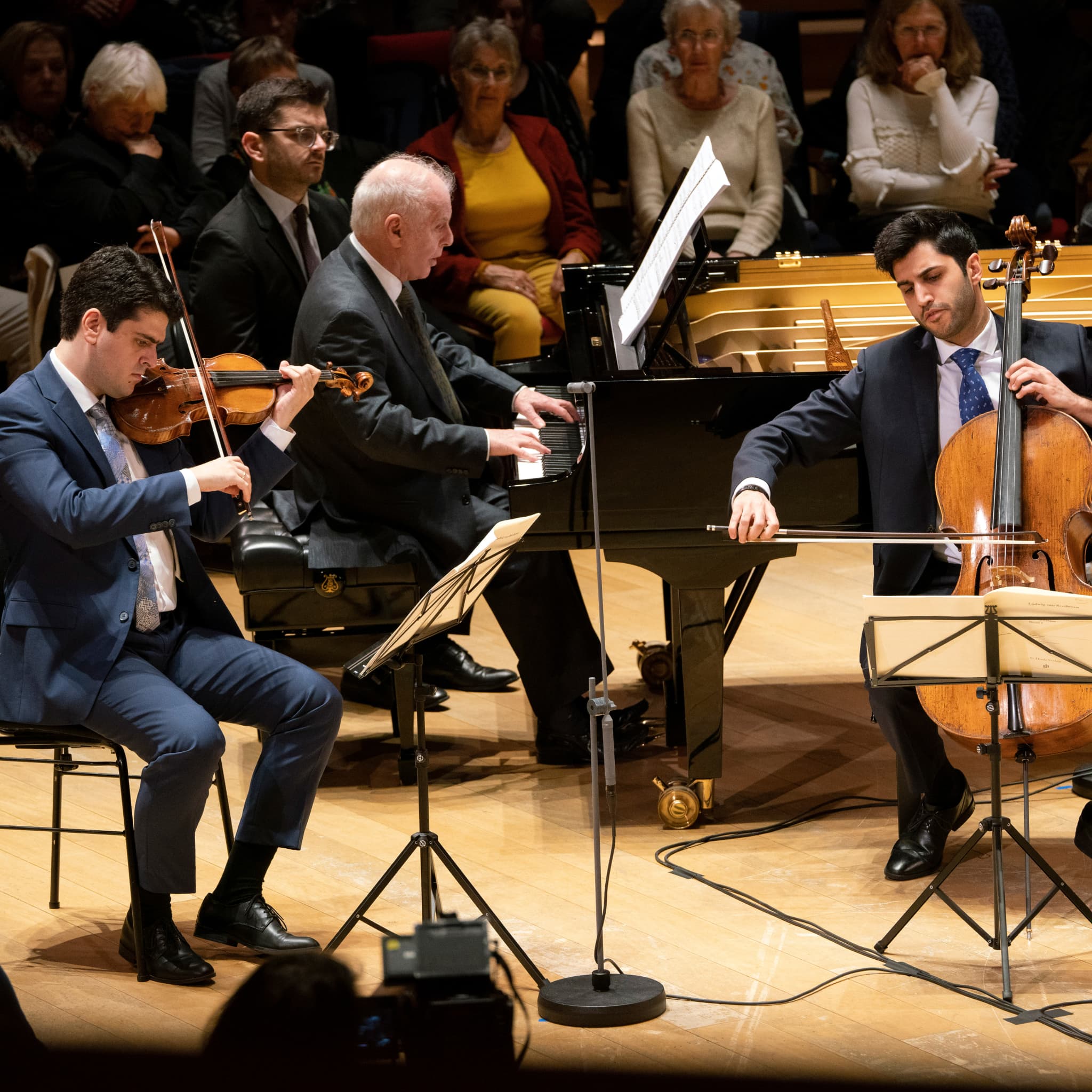 Daniel Barenboim, Michael Barenboim & Kian Soltani: Beethoven Trios