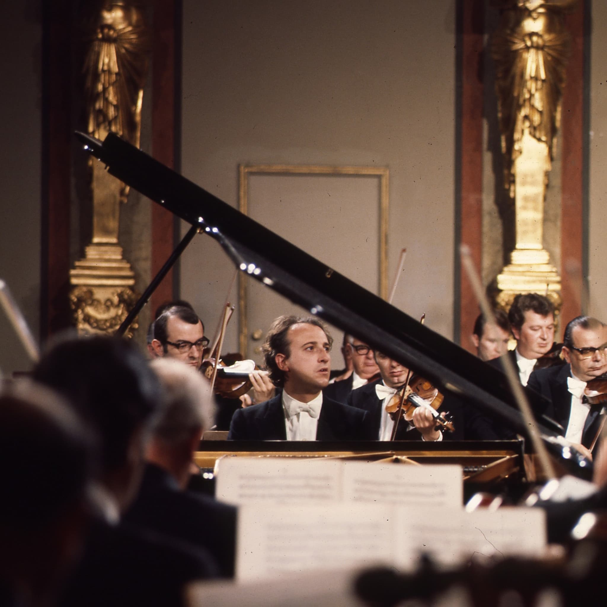 Pollini Plays Mozart: Piano Concerto No. 19 in F Major