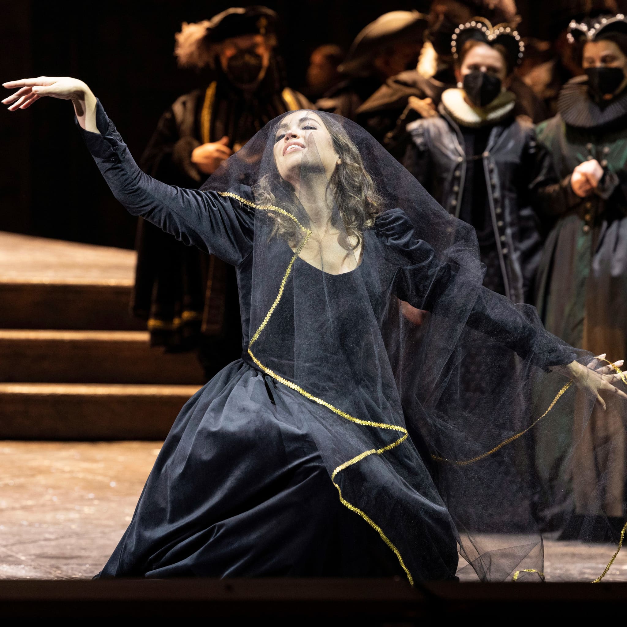 Nadine Sierra stars in Donizetti's Lucia di Lammermoor