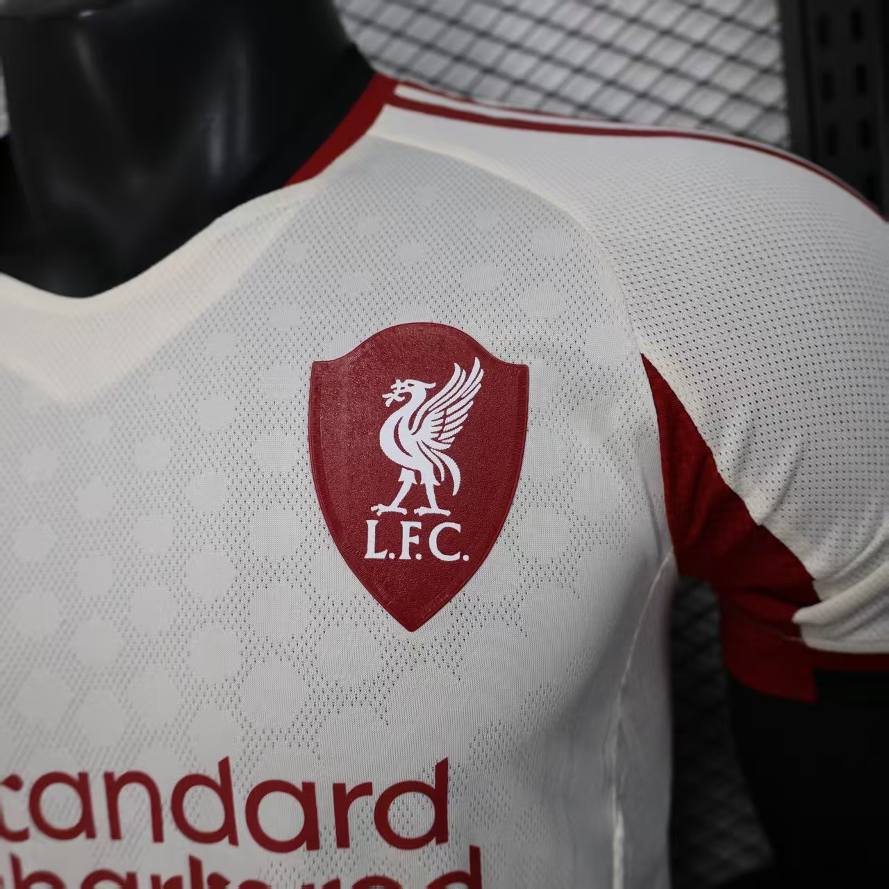 Liverpool 25/26 Away Kit 6