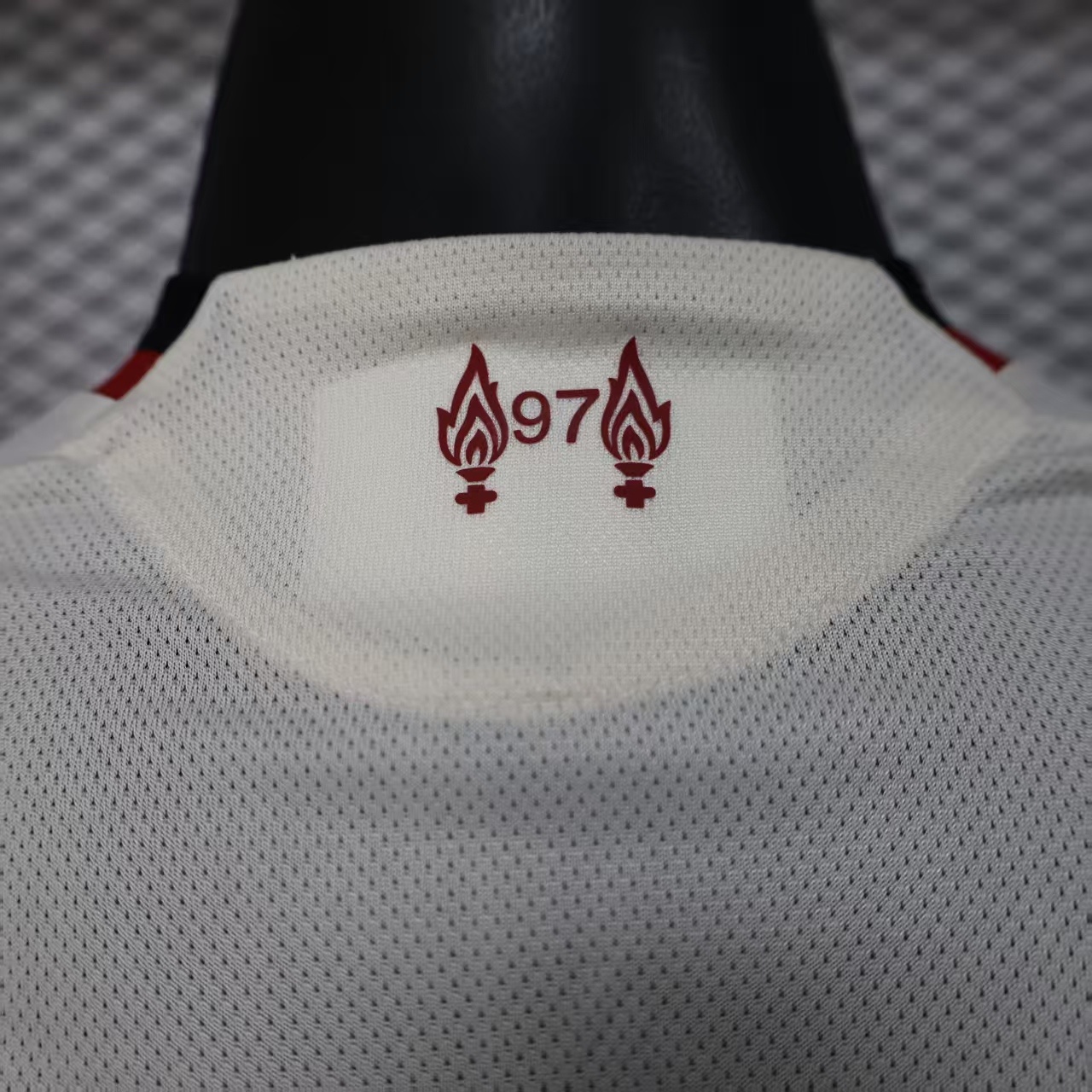 Liverpool 25/26 Away Kit 5