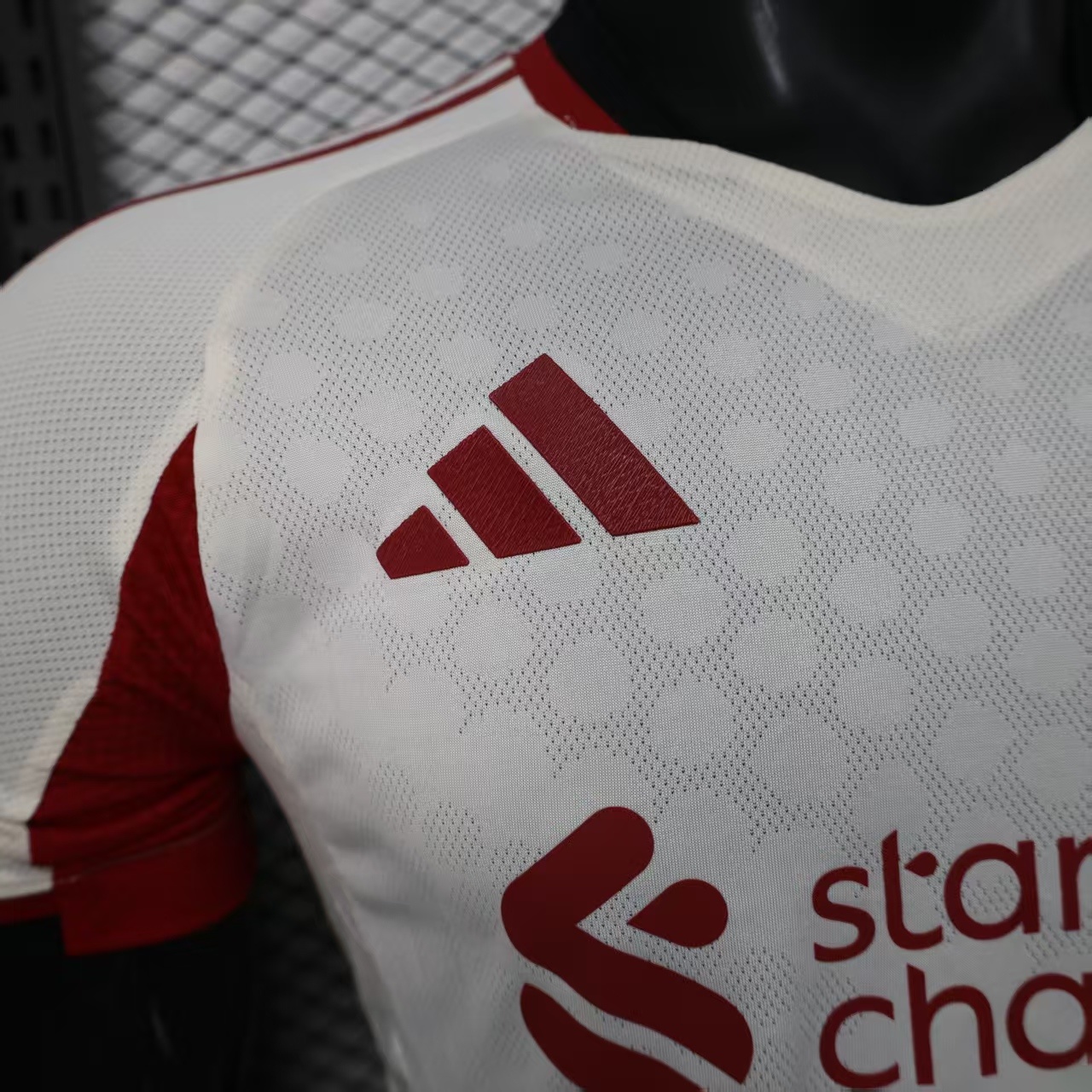 Liverpool 25/26 Away Kit 7