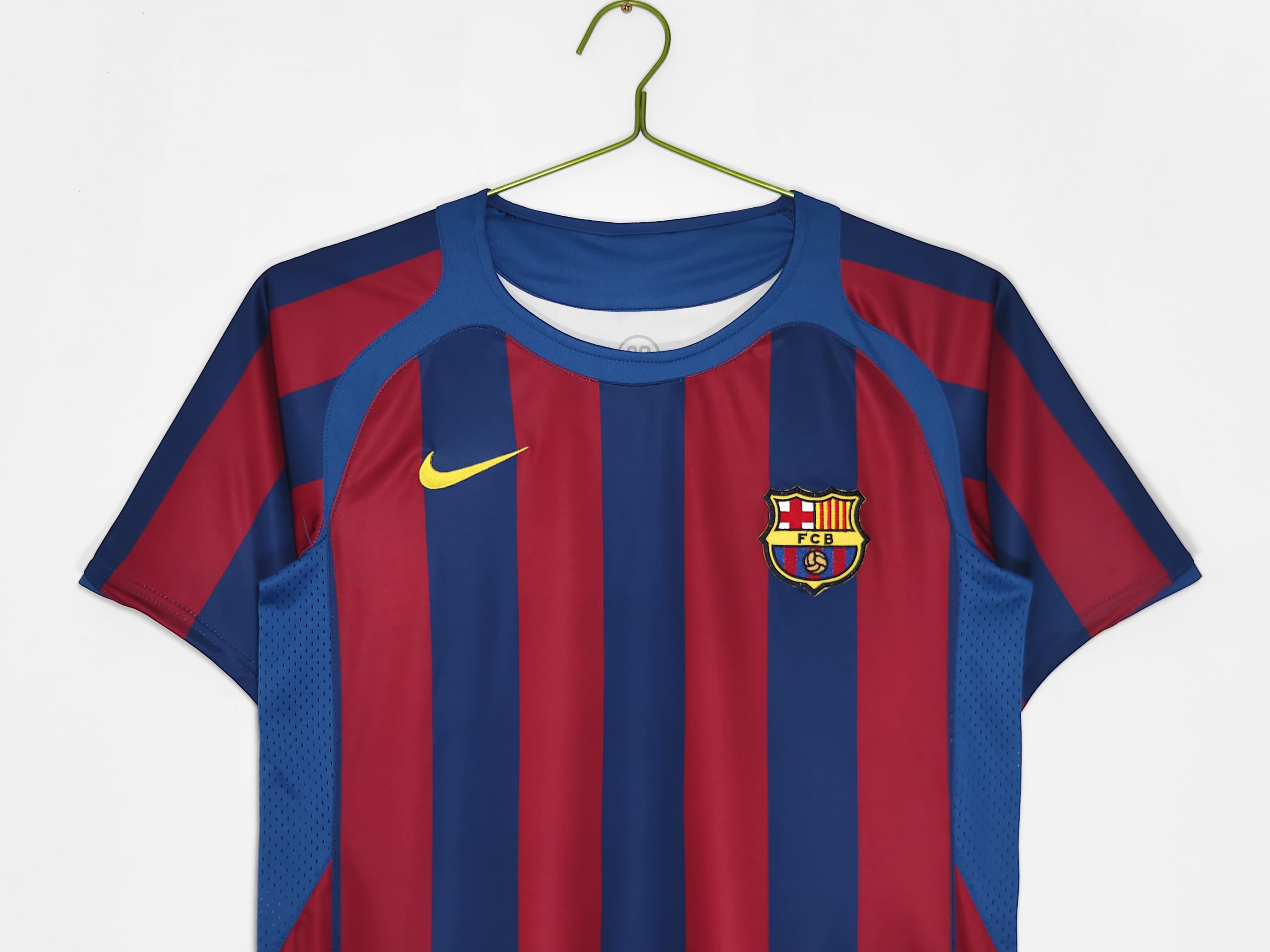 Barcelona 2004 - 2005 Home Jersey 3