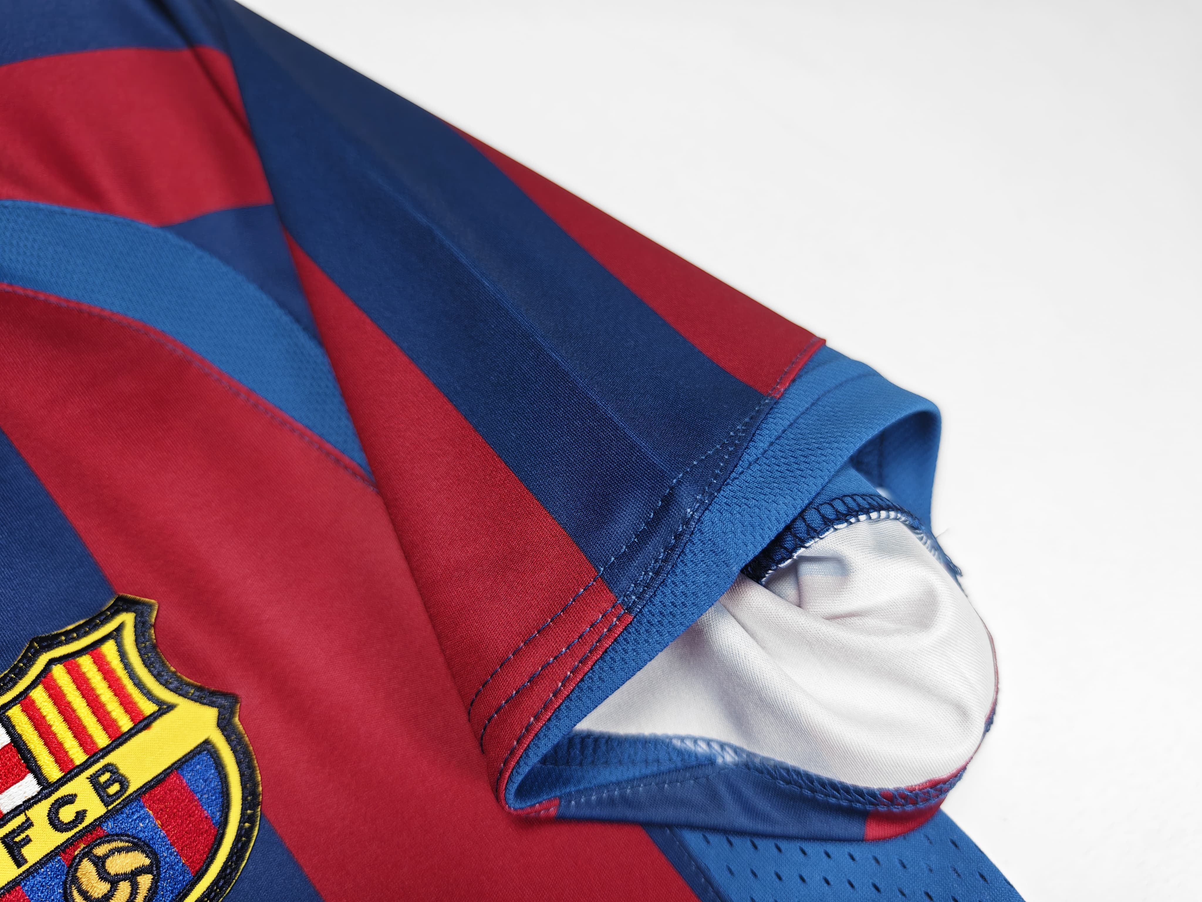 Barcelona 2004 - 2005 Home Jersey 7