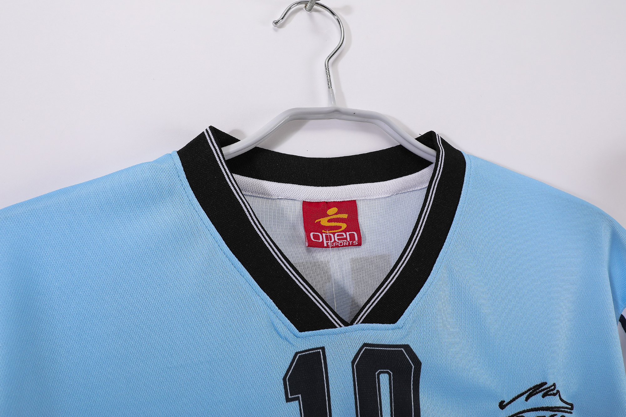 The Argentina Retro 2001 Home Memorial Edition Football Jersey 3