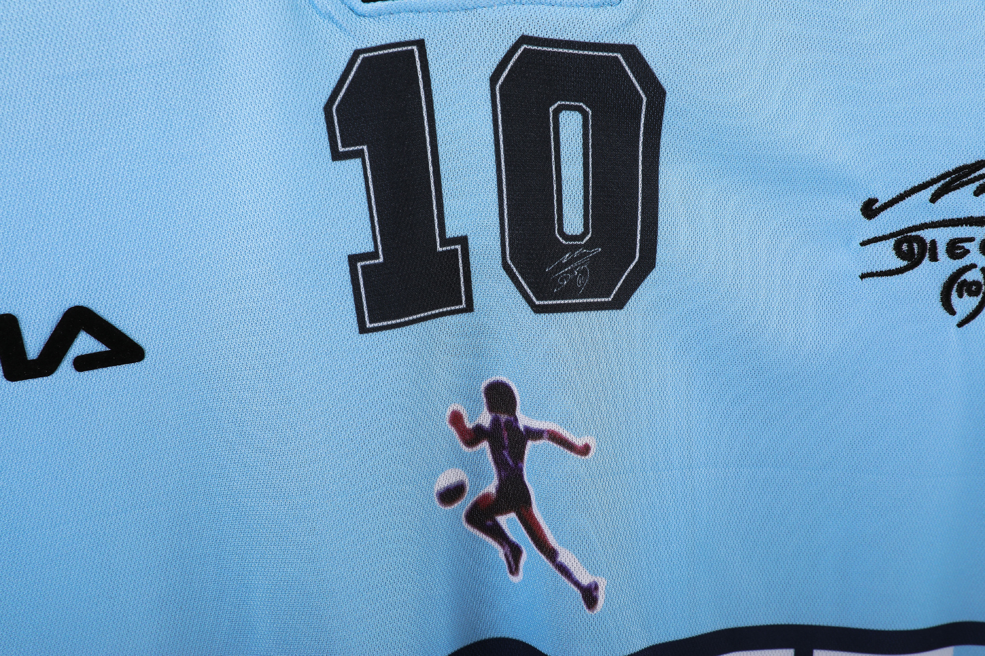 The Argentina Retro 2001 Home Memorial Edition Football Jersey 7