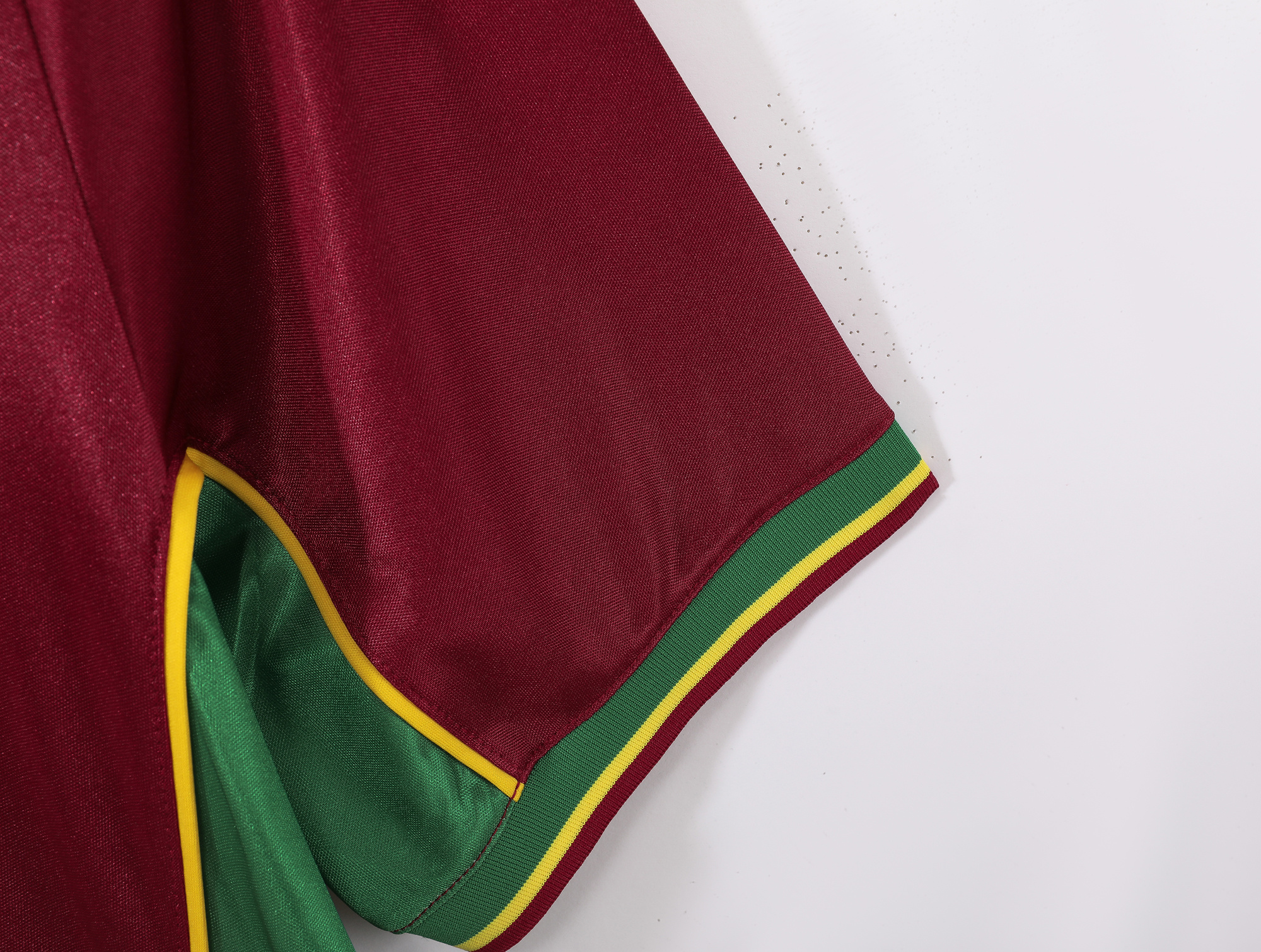 The Portugal Retro 1998/99 Home Football Jersey 4