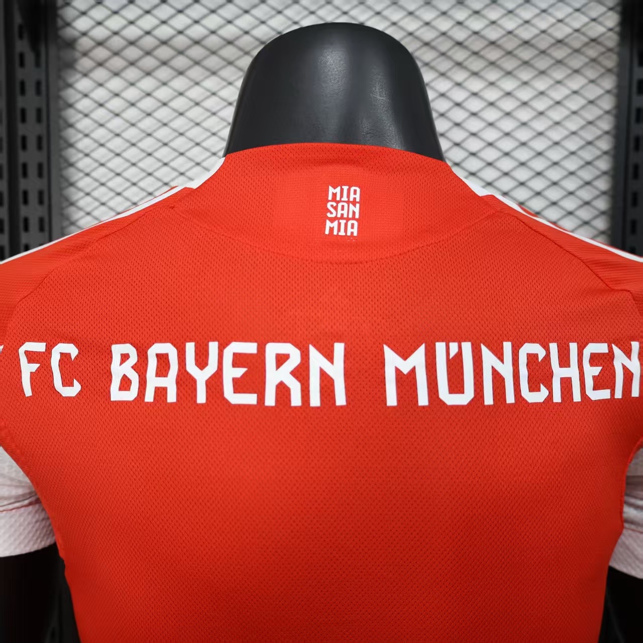 The FC Bayern Munich 2025/26 Home Football Jersey 9