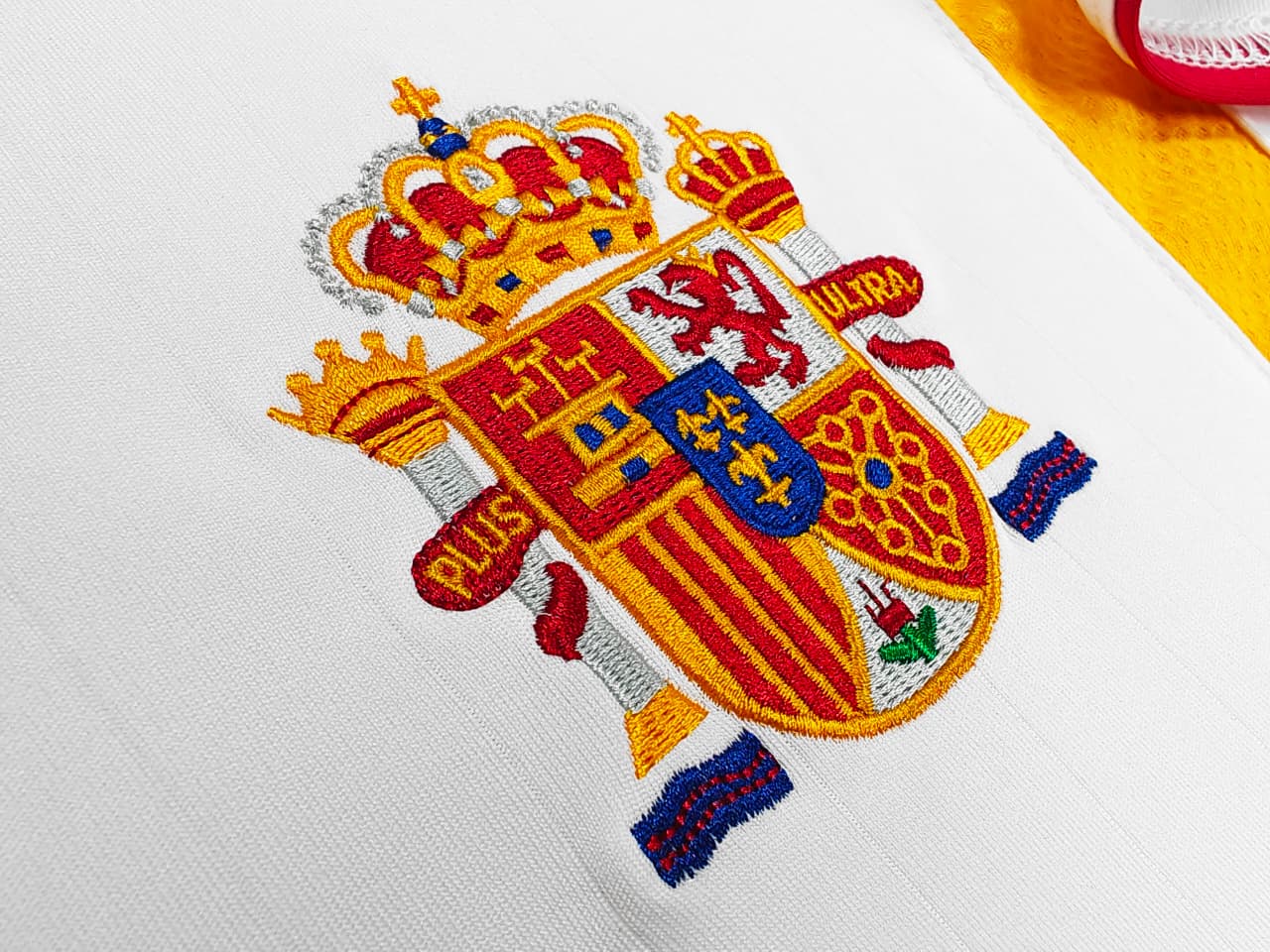 The Spain Retro 2006 Away White Football Jersey 2
