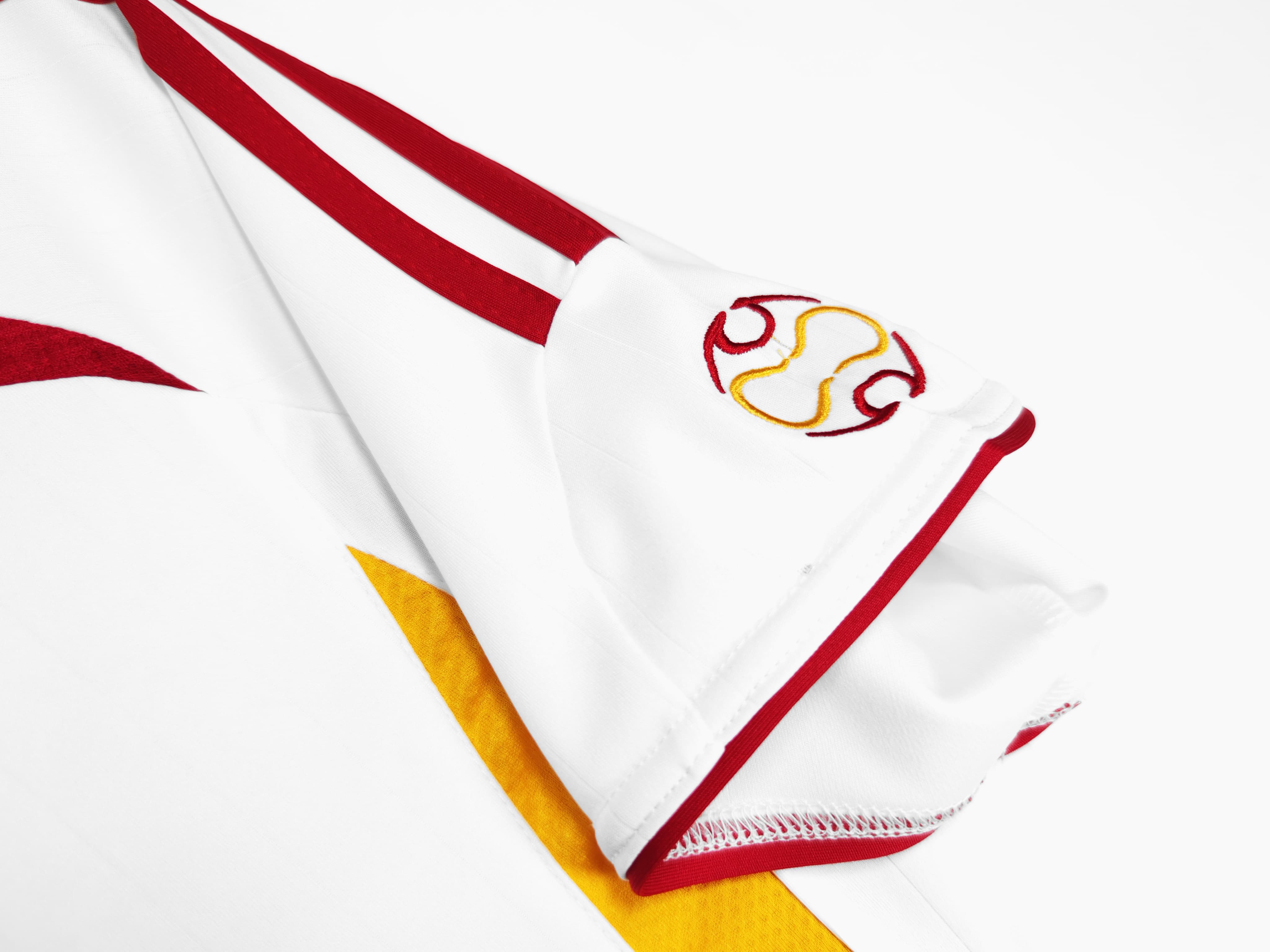 The Spain Retro 2006 Away White Football Jersey 5