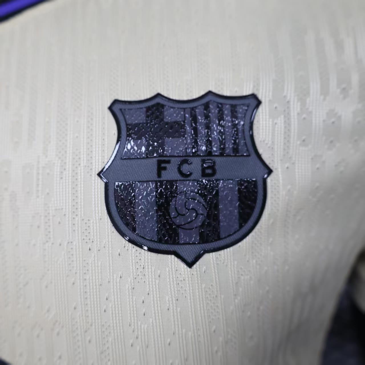 The FC Barcelona 2025/26 Away Jersey 4