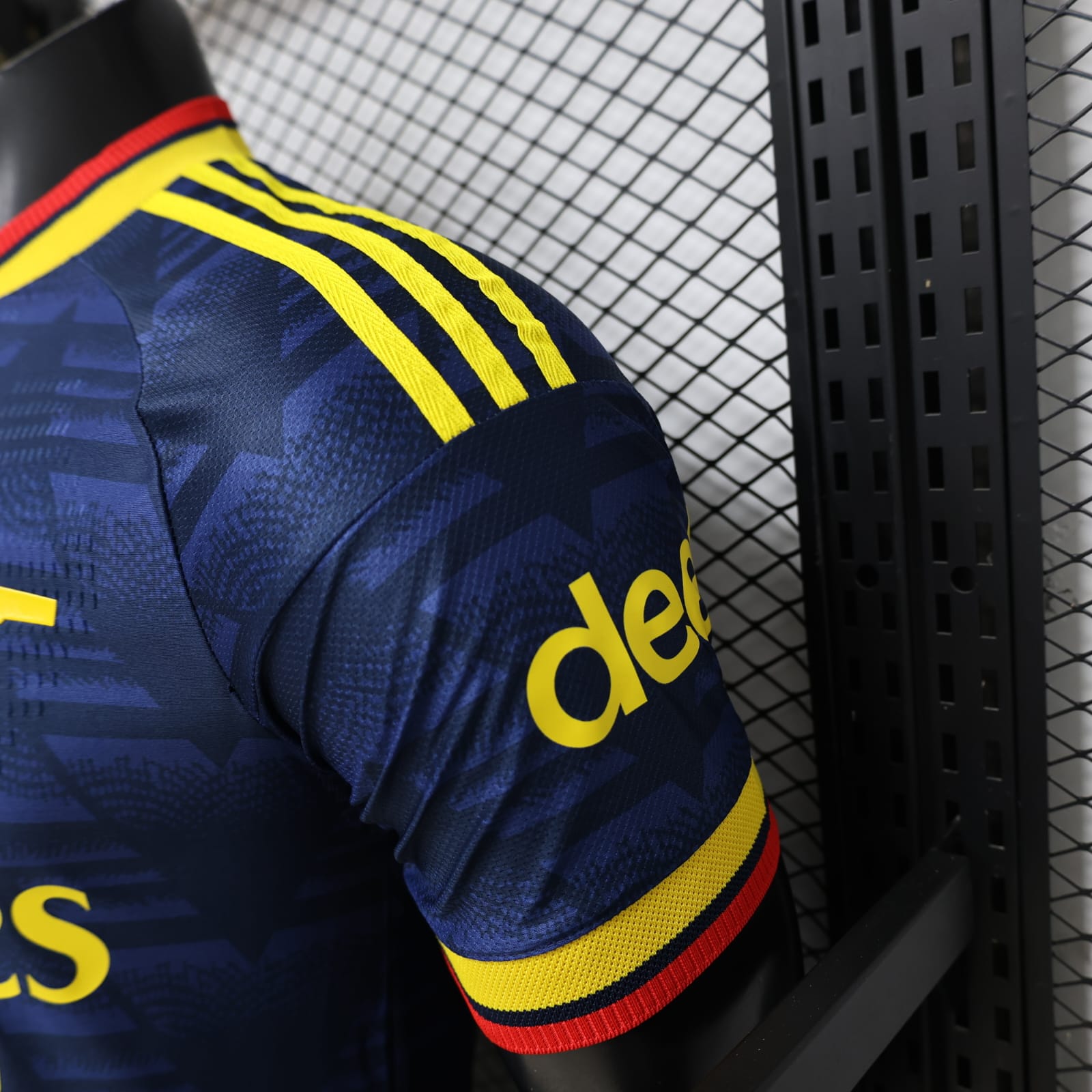 Arsenal 2026/2027 Away Kit 8