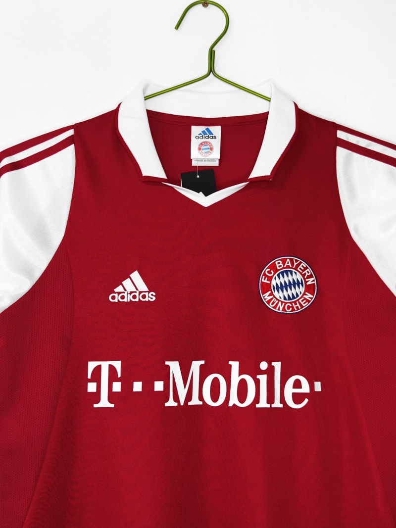 The FC Bayern Munich 2003/04 adidas Home Football Jersey - Bayern 2003/04 View 5