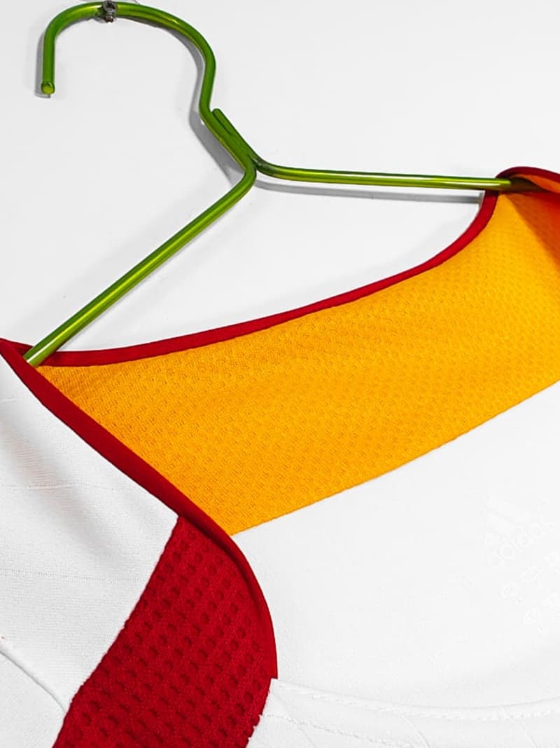 The Spain Retro 2006 Away White Football Jersey - Spain 2006 View 3