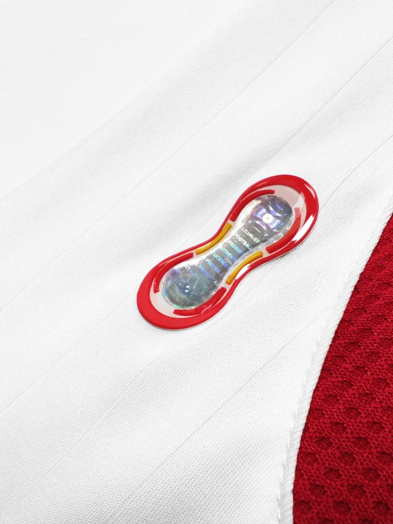 The Spain Retro 2006 Away White Football Jersey - Spain 2006 View 6
