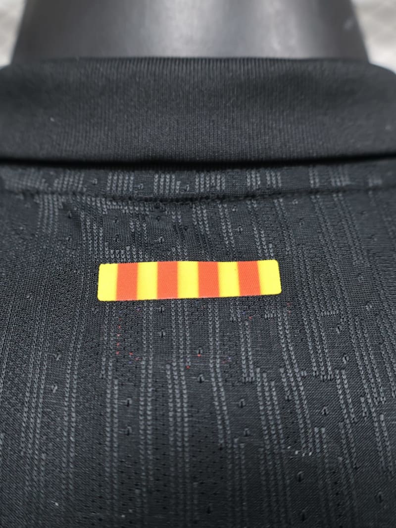 The FC Barcelona 2024/25 Away Jersey - Barcelona  View 6