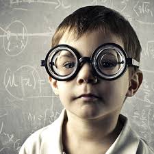 Đeo kính dày hơn chưa chắc là vấn đề lớn nhất với người cận nặng