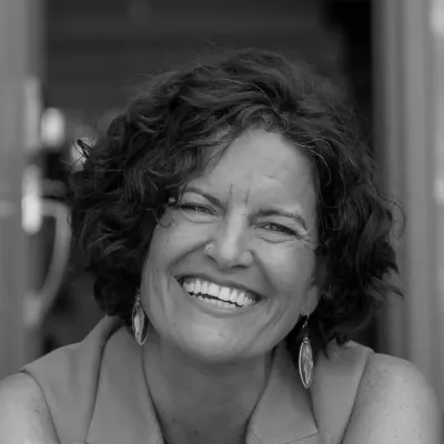 Dr. Mindy Pelz