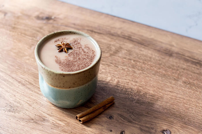 https://res.cloudinary.com/dg0m1wsvu/image/upload/v1679615196/components/recipes/recipe-chocolate-chai-lmnt-01.jpg