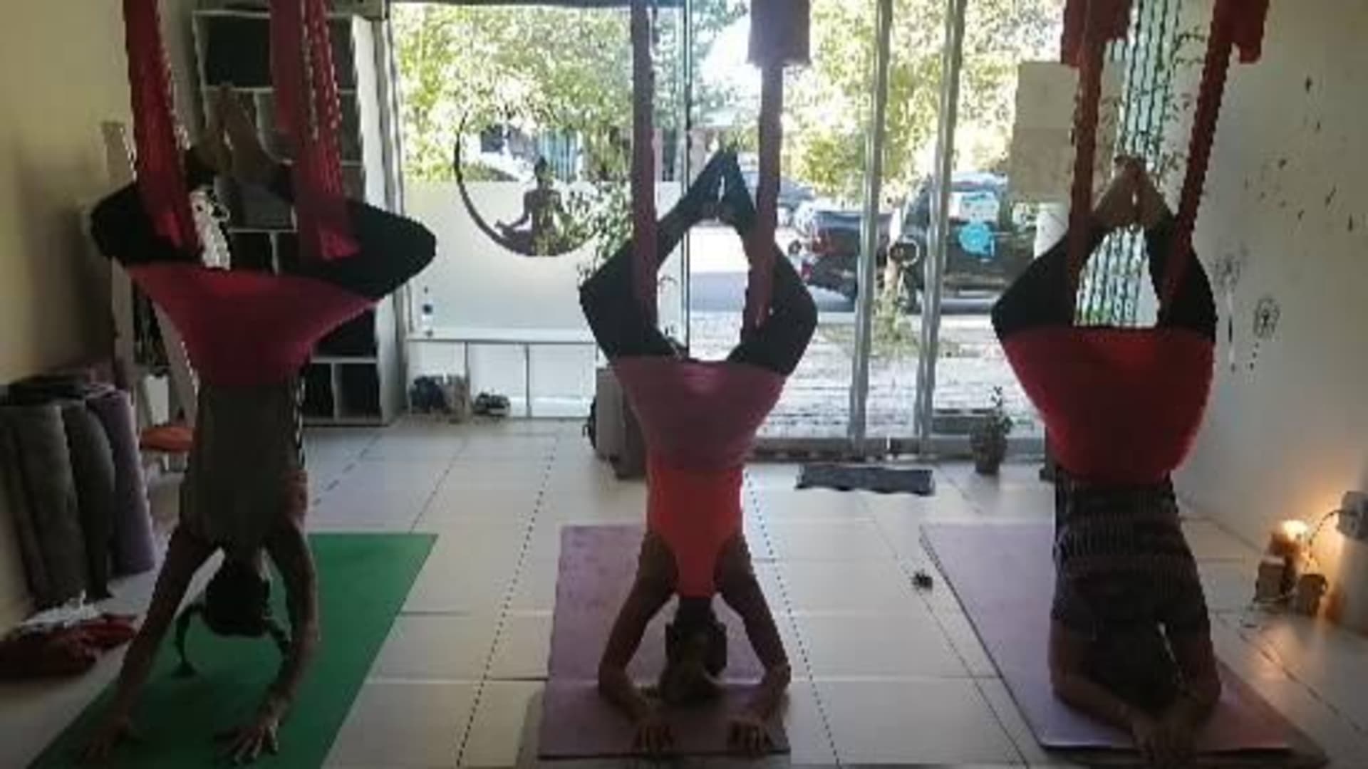 Inhala Yoga - Foto 3