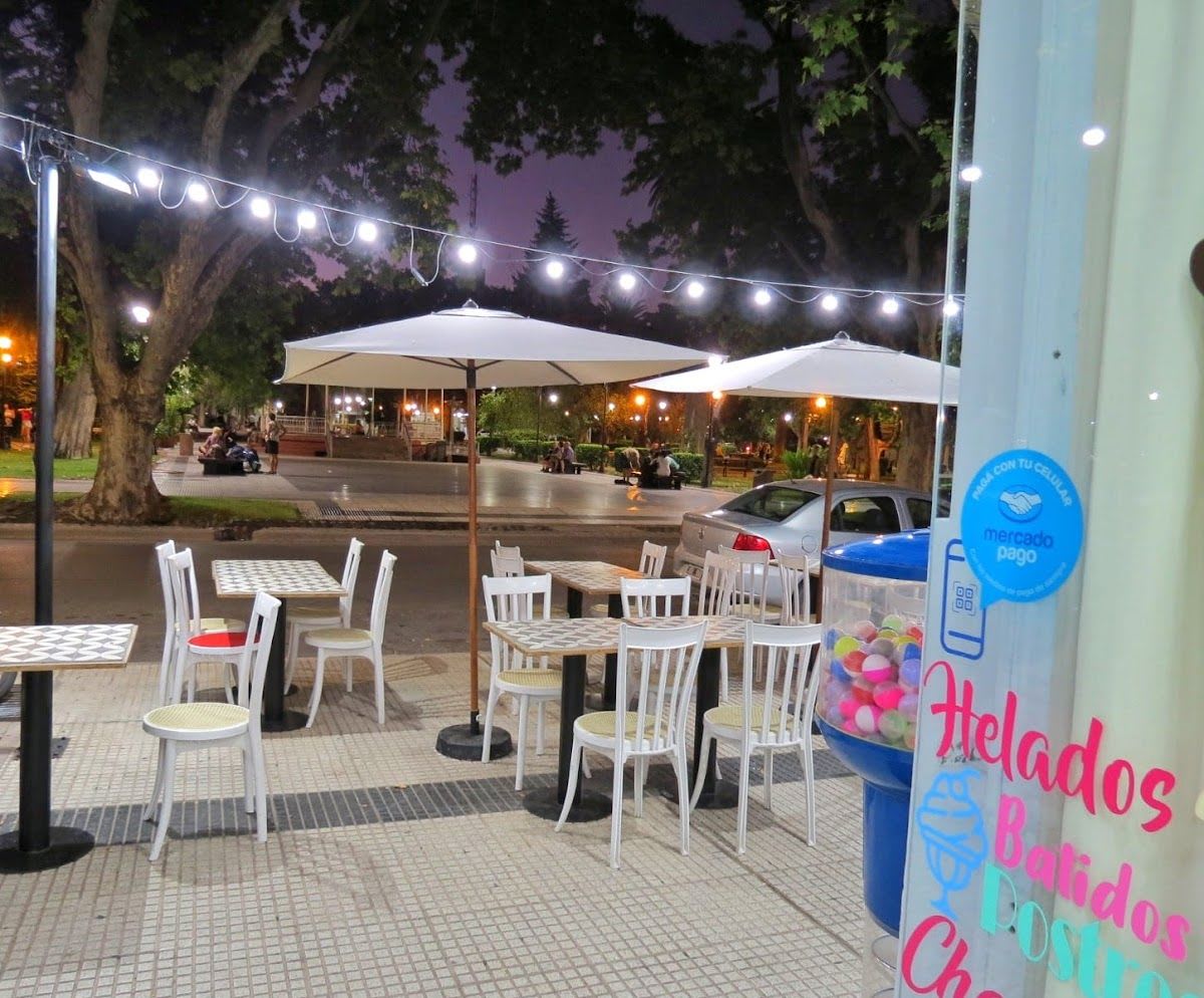 SUIZA Helados & Café - Foto 1