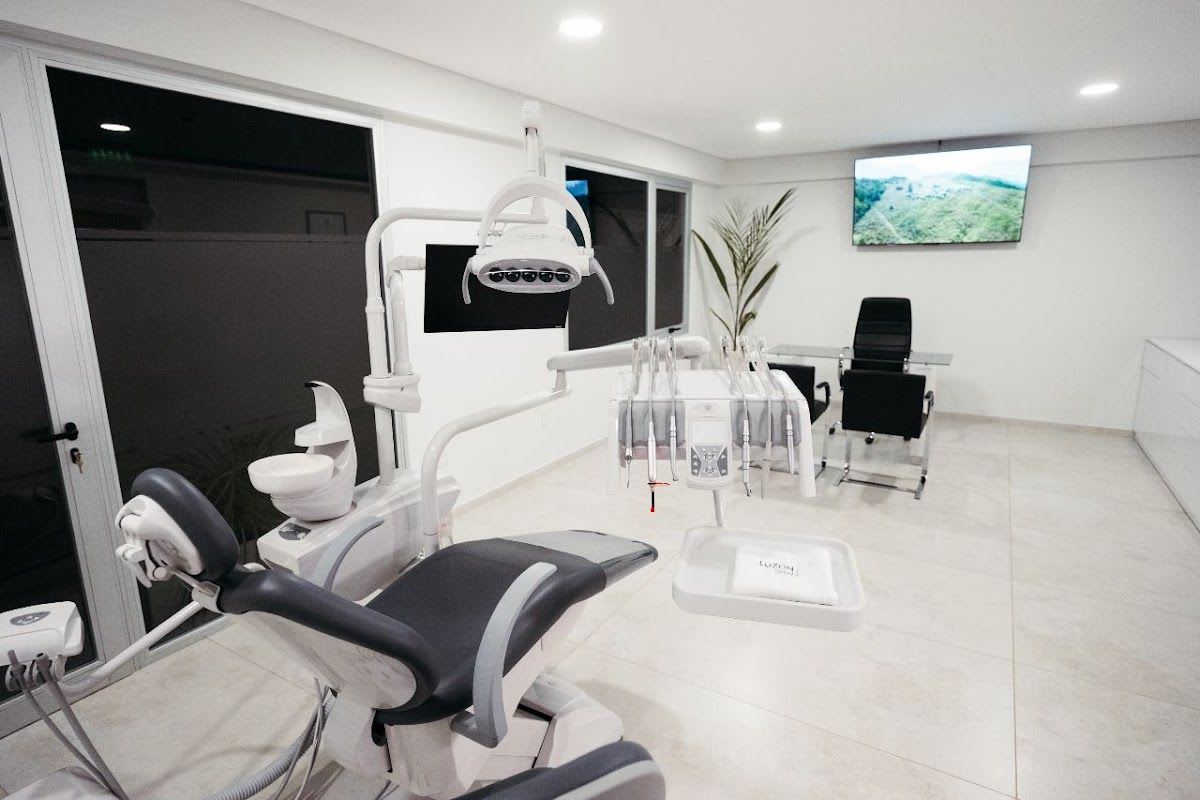 Odontología Luzón Salud (Centro de San Rafael) - Foto 1