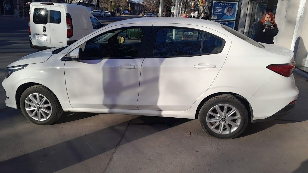 Rent a car Via Mendoza - Foto 1