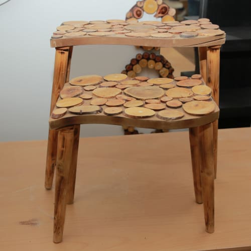 Duo de tables rondelles Cèdre d’El Hajeb – Plateaux graphiques et pieds simples — vue I