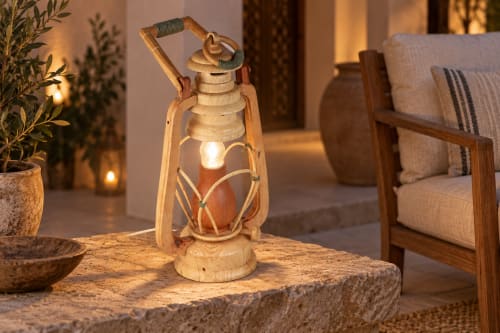 Lanterne Cèdre d’Azrou – Esprit nomade et cadre artisanal — vue III