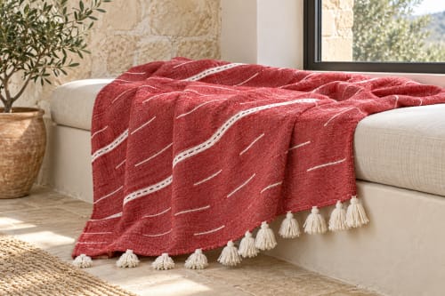 Plaid du Moyen Atlas – Rouge tissé à lignes blanches — vue III