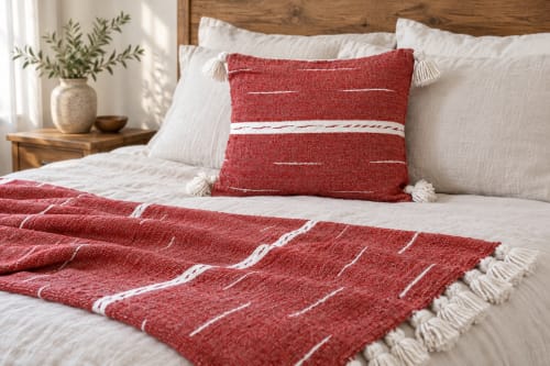 Plaid du Moyen Atlas – Rouge tissé à lignes blanches — vue V