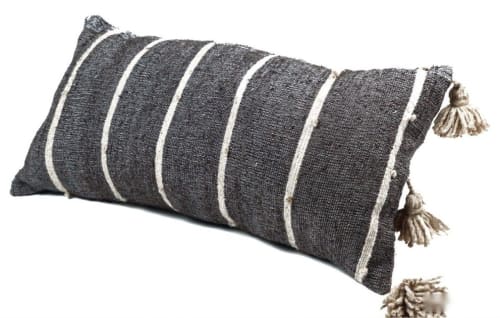 Coussin du Moyen Atlas – Anthracite rayé à pompons — vue IV