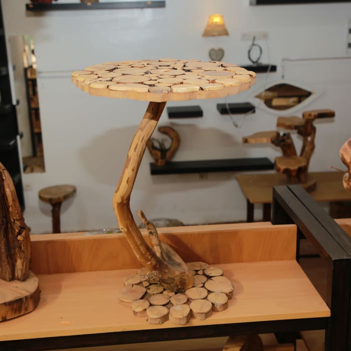 Table d’appoint mosaïque Cèdre d’El Hajeb – Plateau rondelles et pied racine